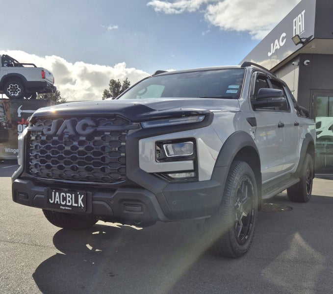2025 JAC T9 Luxury image 1