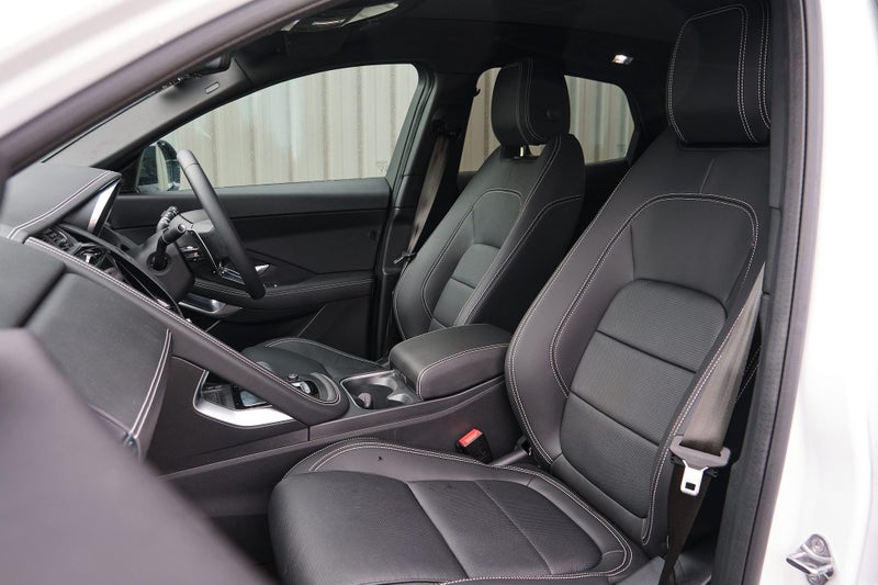 2025 Jaguar E-PACE P250 Ultimate Edition image 3
