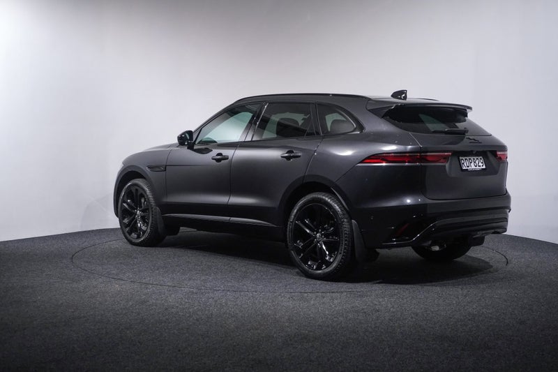 2025 Jaguar F-PACE P250, R-DYNAMIC SE, 186KW, 2... image 2
