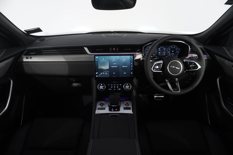 2025 Jaguar F-PACE P250, R-DYNAMIC SE, 186KW, 2... image 4