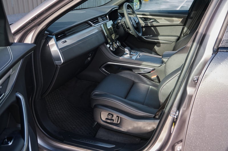 2025 Jaguar F-PACE P250 R-Dynamic SE image 5