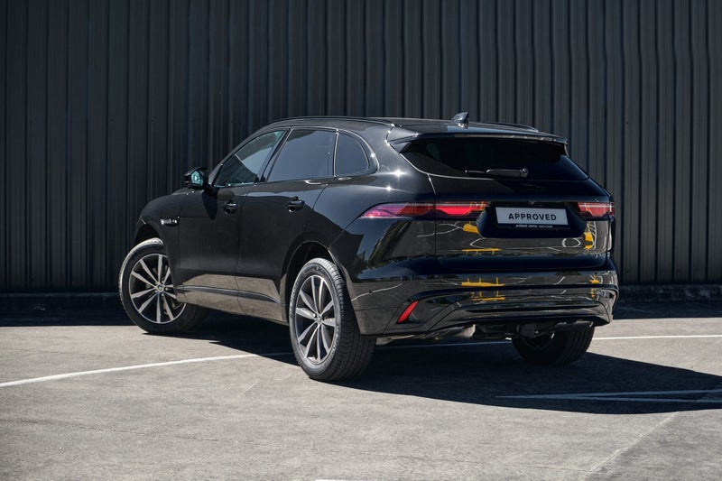 2025 Jaguar F-PACE P250 R-Dynamic SE image 2