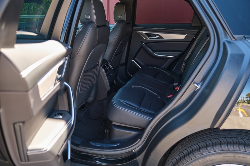 2025 Jaguar F-PACE P250 R-Dynamic SE image 5