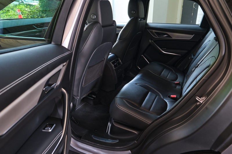 2025 Jaguar F-PACE P250 R-Dynamic SE image 4