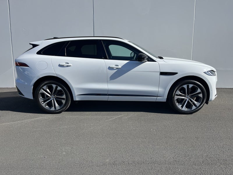 2025 Jaguar F-PACE P250 R-Dynamic SE image 2