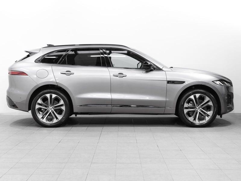 2025 Jaguar F-PACE P250 R-Dynamic SE Petrol AWD image 3