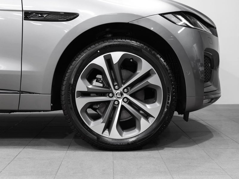 2025 Jaguar F-PACE P250 R-Dynamic SE Petrol AWD image 4