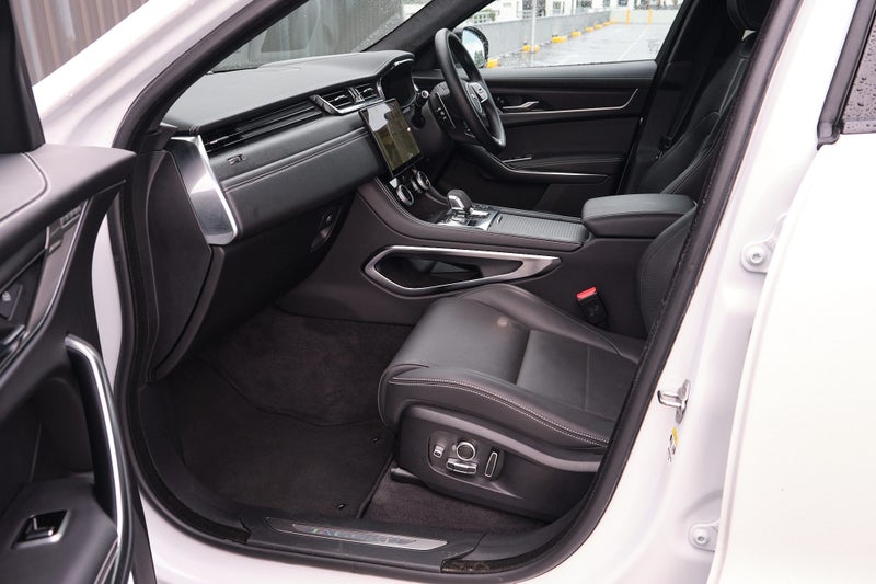 2025 Jaguar F-PACE P400e R-Dynamic HSE image 3