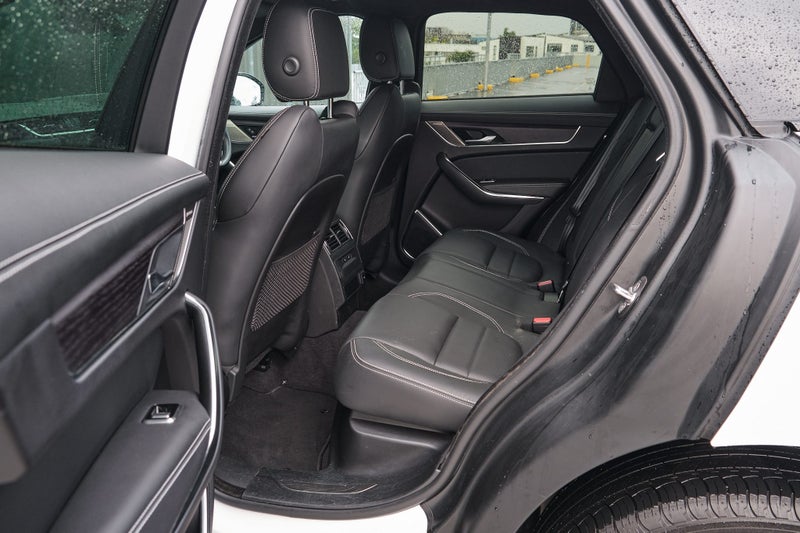 2025 Jaguar F-PACE P400e R-Dynamic HSE image 5