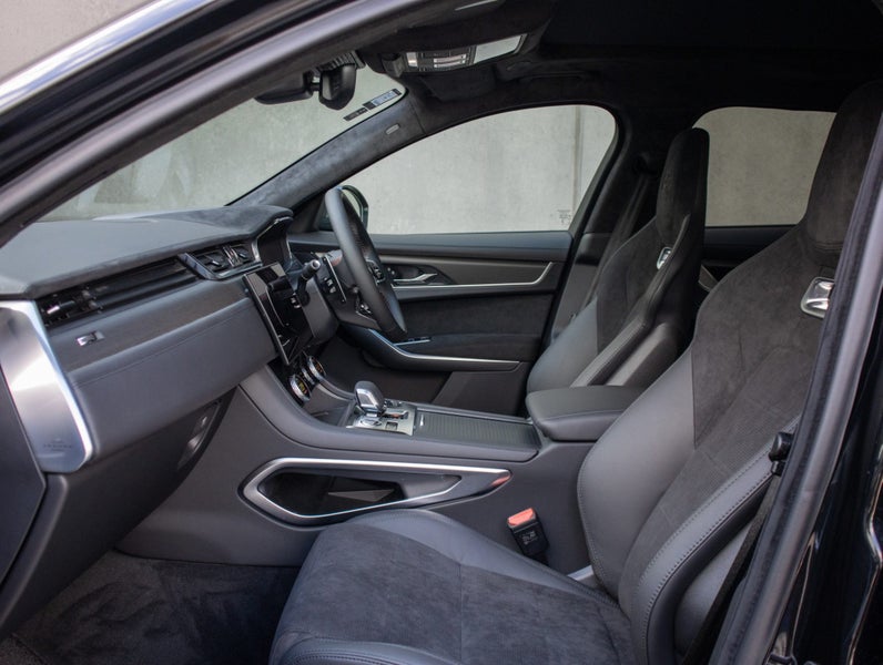 2025 Jaguar F-PACE SVR 575 Edition image 3