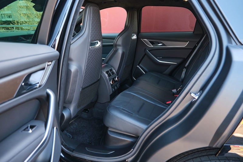 2025 Jaguar F-PACE SVR 575 Edition image 3