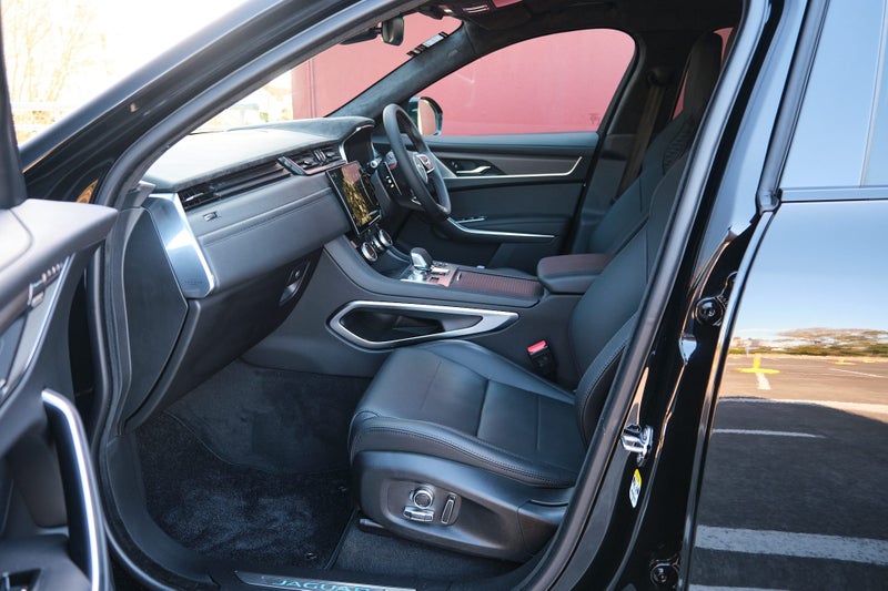 2025 Jaguar F-PACE SVR 575 Edition image 5