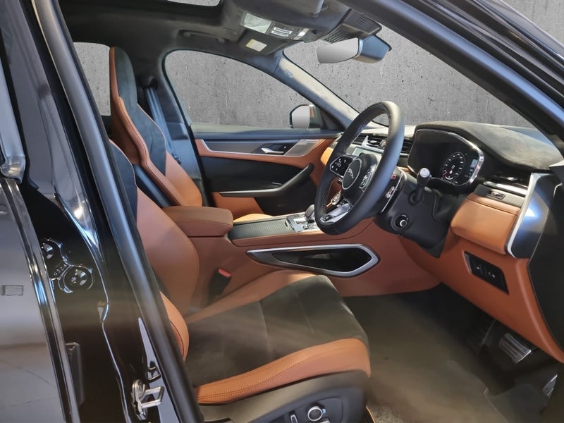 2025 Jaguar F-PACE SVR 575 Edition 5.0P image 2
