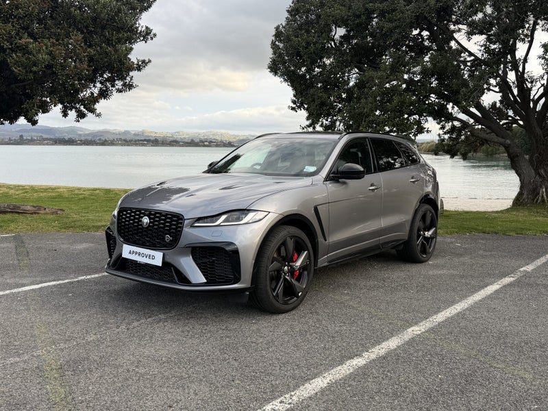 2025 Jaguar F-PACE SVR 575 Edition image 2