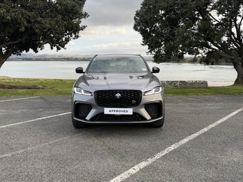 2025 Jaguar F-PACE SVR 575 Edition image 3