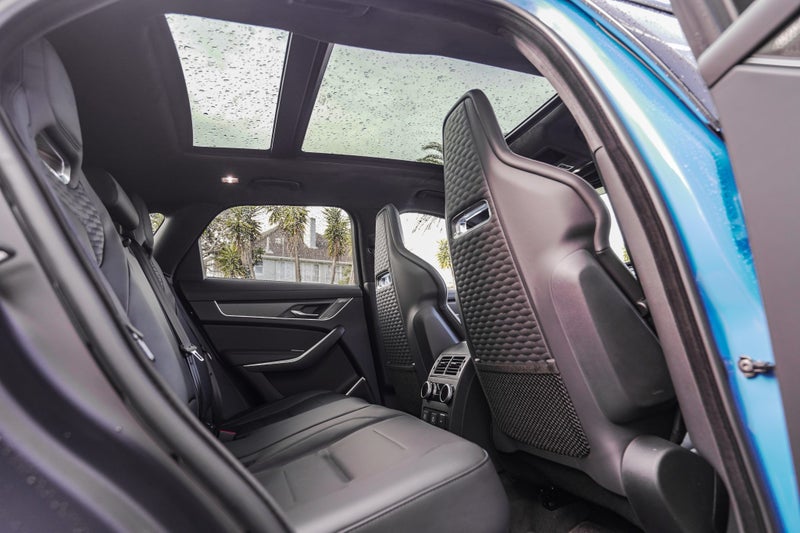 2025 Jaguar F-PACE SVR 575 Edition image 4