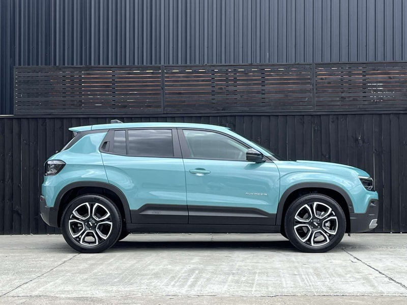 2025 Jeep Avenger EV image 2