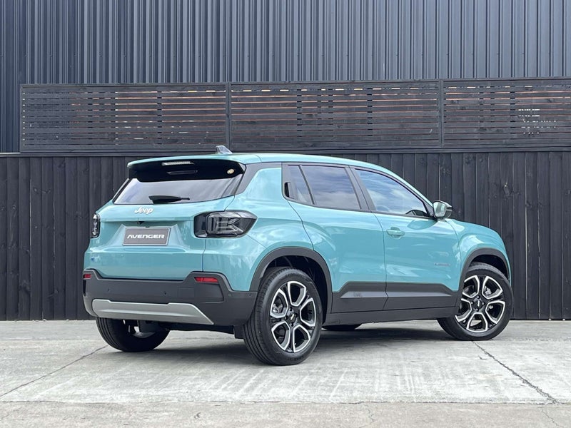 2025 Jeep Avenger EV image 3