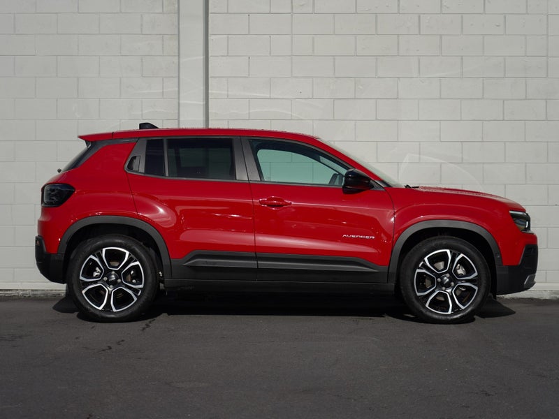 2025 Jeep Avenger FWD 5Dr Wagon image 3