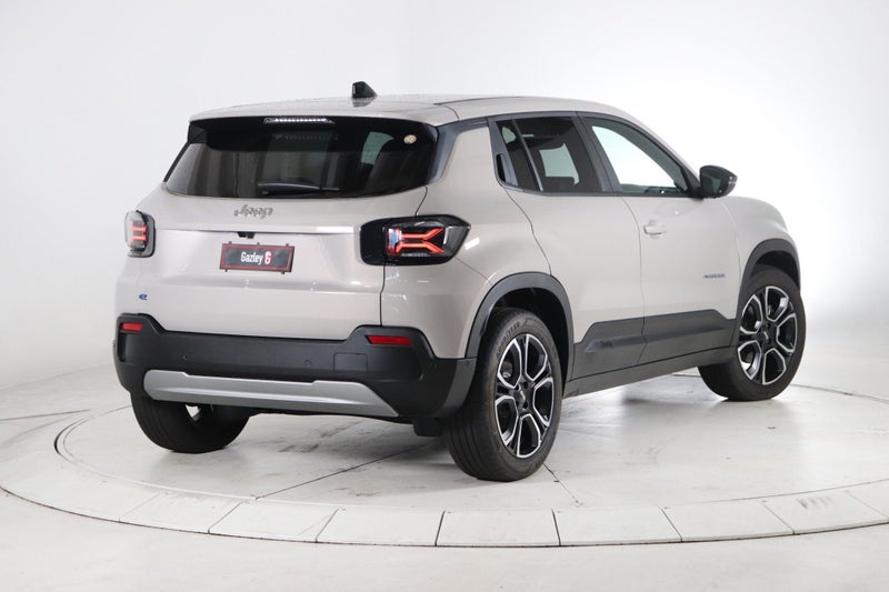 2025 Jeep Avenger Limited EFWD image 2
