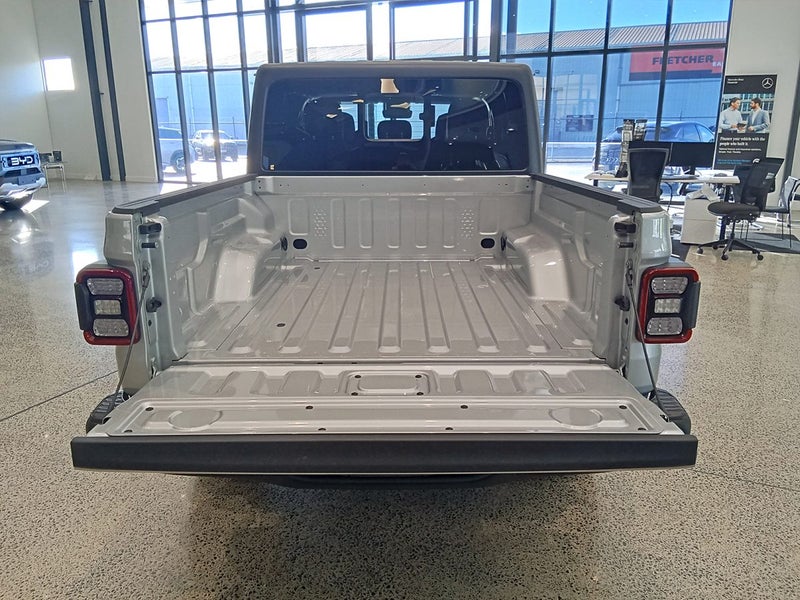 2025 Jeep Gladiator Rubicon image 3