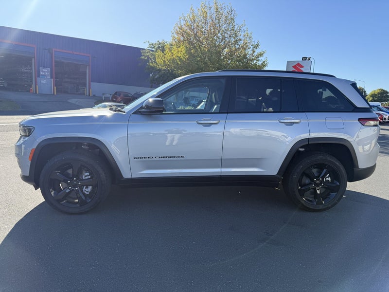 2025 Jeep Grand Cherokee 3.6 Ltd Petrol Auto image 4