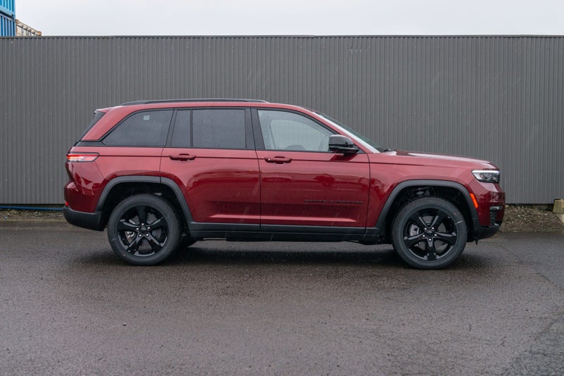 2025 Jeep Grand Cherokee Limited 5-Seat 3.6P image 3