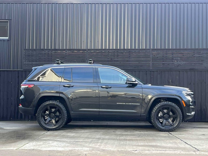 2025 Jeep Grand Cherokee Limited image 2