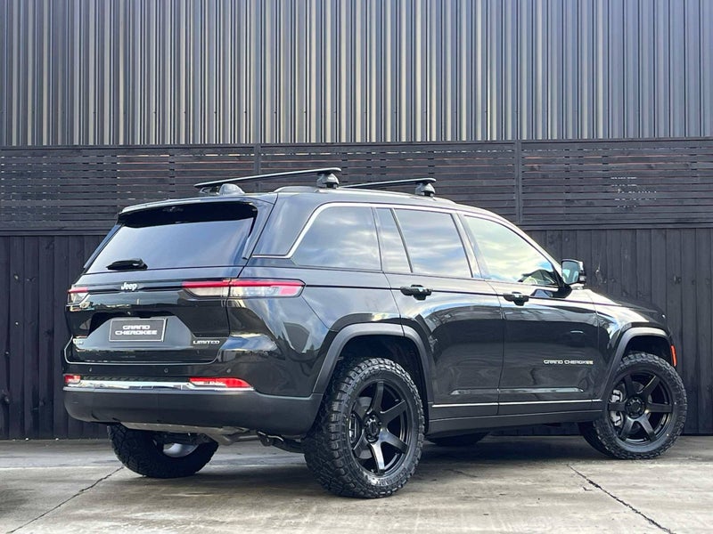 2025 Jeep Grand Cherokee Limited image 3
