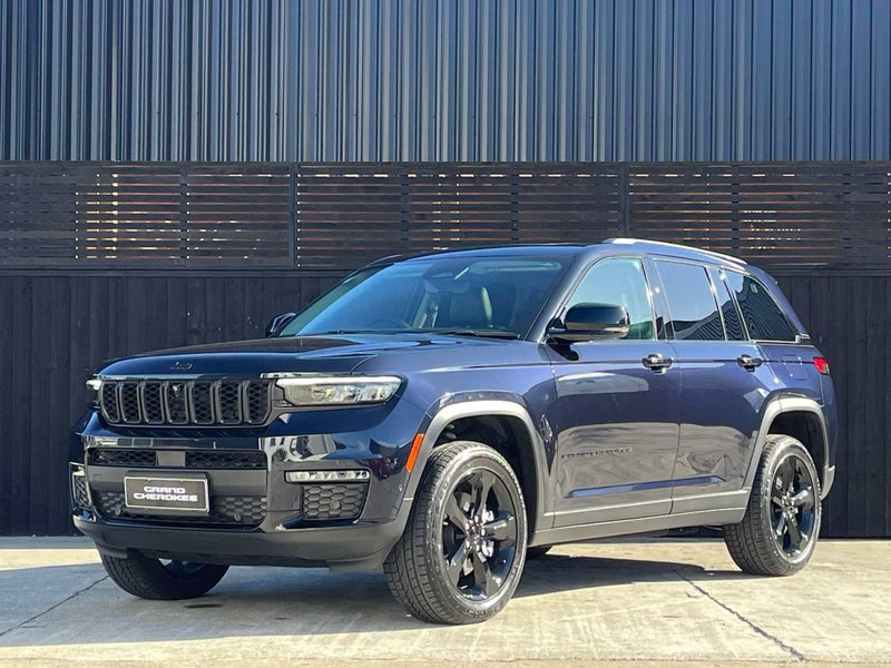 2025 Jeep Grand Cherokee Limited Black Edition image 5