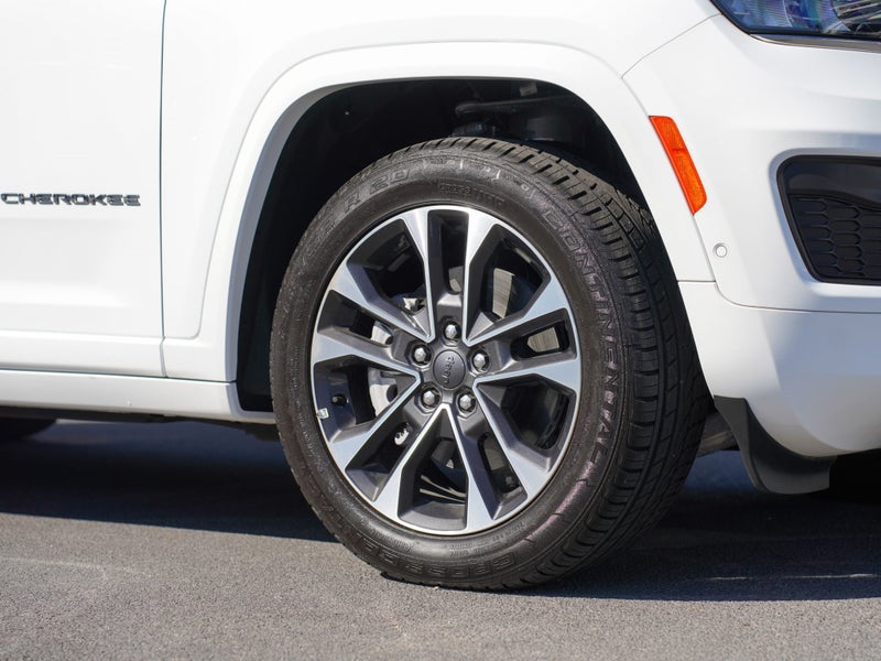 2025 Jeep Grand Cherokee Overland 3.6P 8A 4WD 5... image 5
