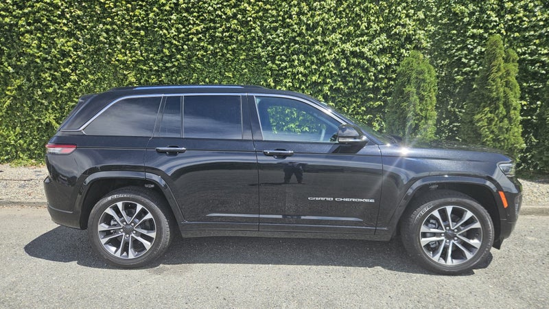 2025 Jeep Grand Cherokee Overland 5 image 3