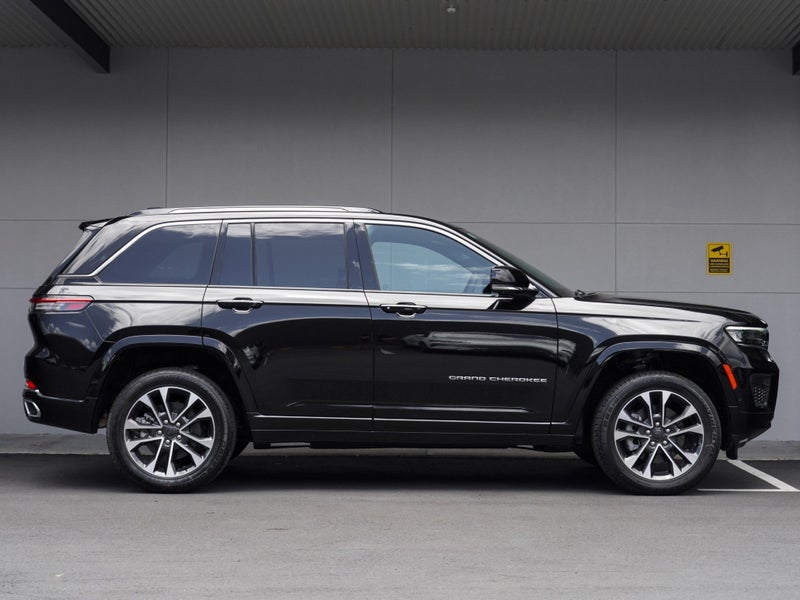 2025 Jeep Grand Cherokee Overland 5 Seat 3.6P 8... image 2
