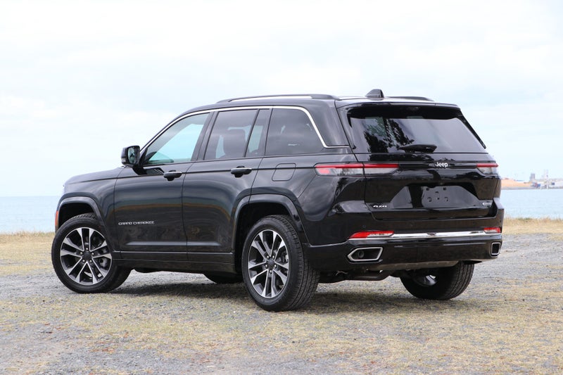 2025 Jeep Grand Cherokee Overland 5-Seat 4WD image 2