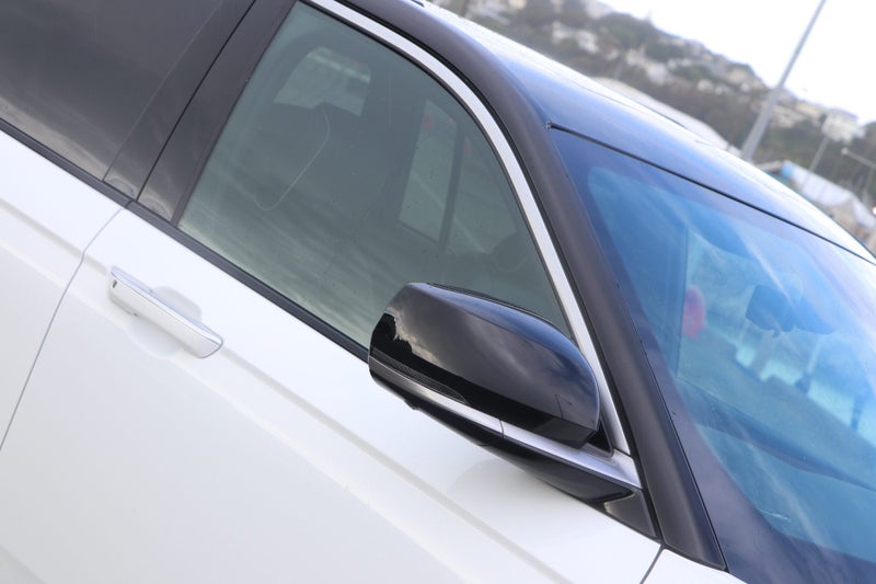 2025 Jeep Grand Cherokee Summit PHEV 4xe 5 Seat image 5