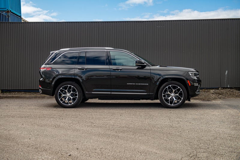 2025 Jeep Grand Cherokee Summit Phev 5 Seat image 4