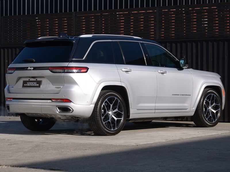 2025 Jeep Grand Cherokee Summit Reserve image 3