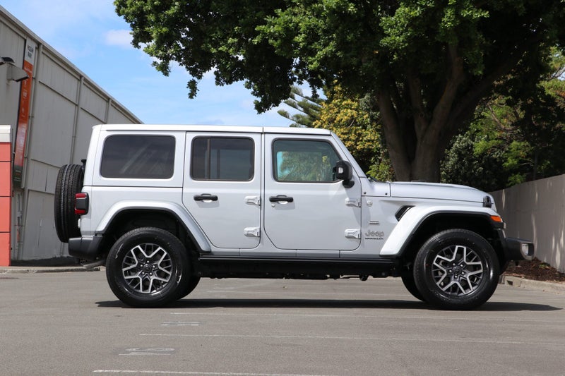 2025 Jeep Wrangler JL Overland 2.0P 4WD 4Dr image 3