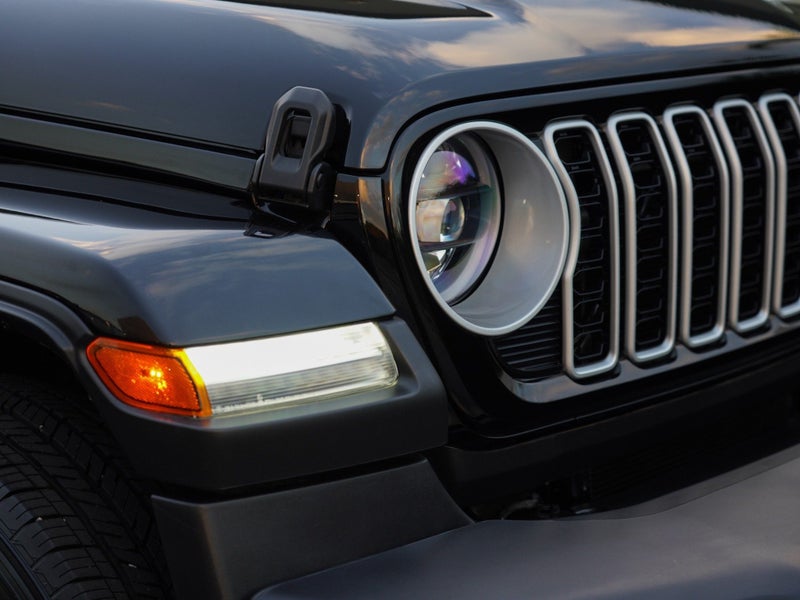 2025 Jeep Wrangler JL Overland 2.0P 4WD 4Dr Wagon image 4