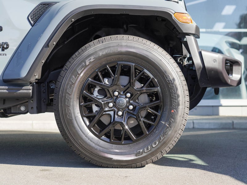 2025 Jeep Wrangler JL Overland 2.0P 4WD 4Dr Wagon image 5