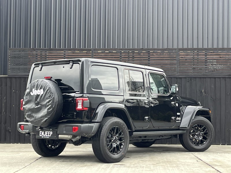 2025 Jeep Wrangler Overland image 3