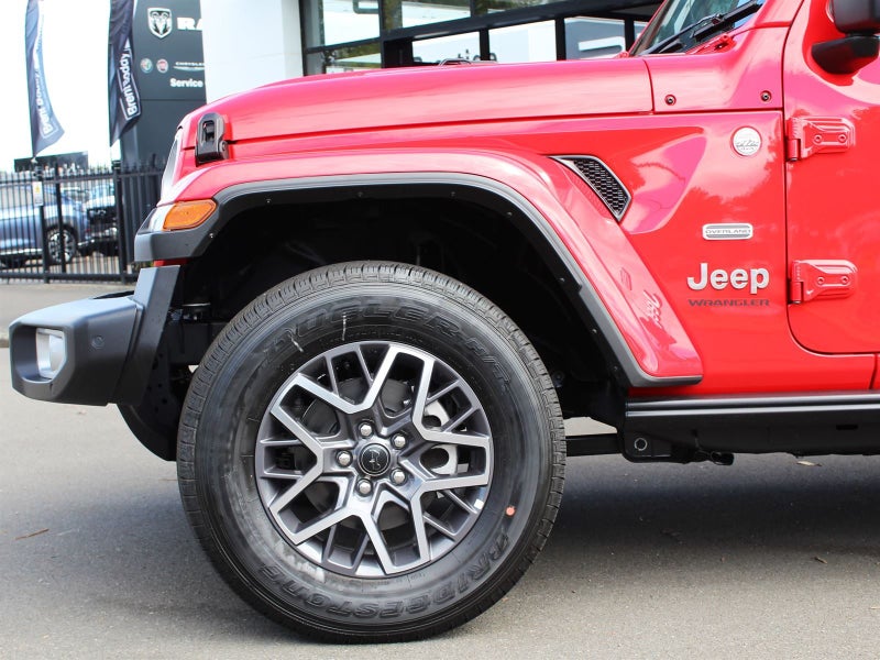 2025 Jeep Wrangler OVERLAND image 2