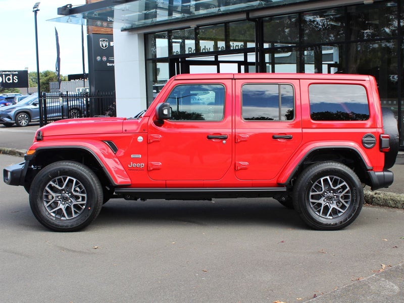 2025 Jeep Wrangler OVERLAND image 3