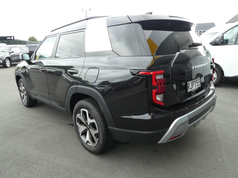 2025 KGM Torres image 4