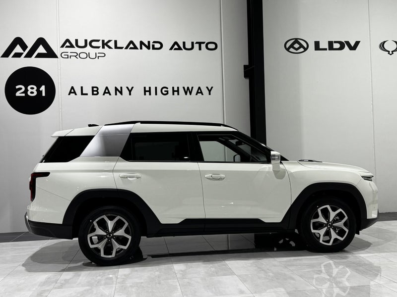 2025 KGM Torres 4WD TOP-SPEC! image 3