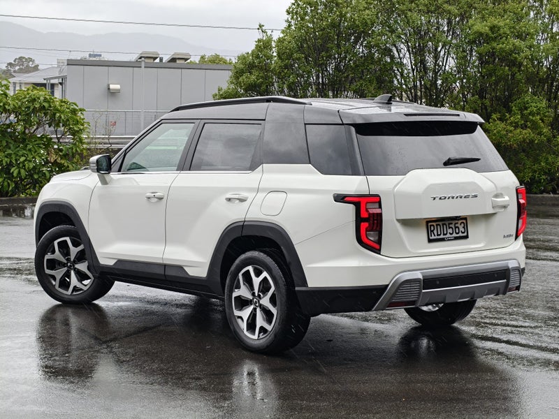 2025 KGM Torres image 2