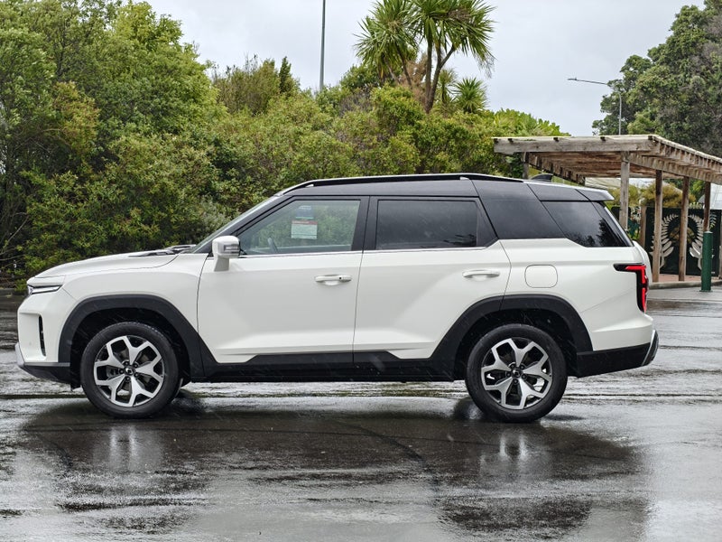 2025 KGM Torres image 3