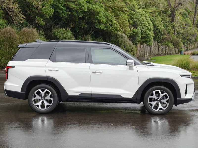 2025 KGM Torres image 5