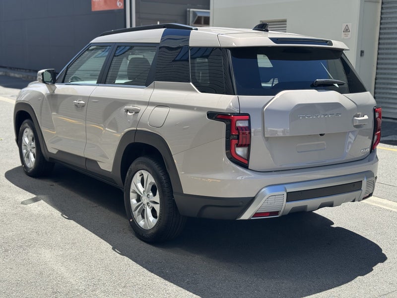 2025 KGM Torres Hybrid image 3