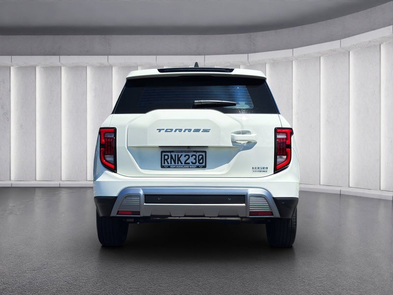 2025 KGM Torres HYBRID - DEMO image 5